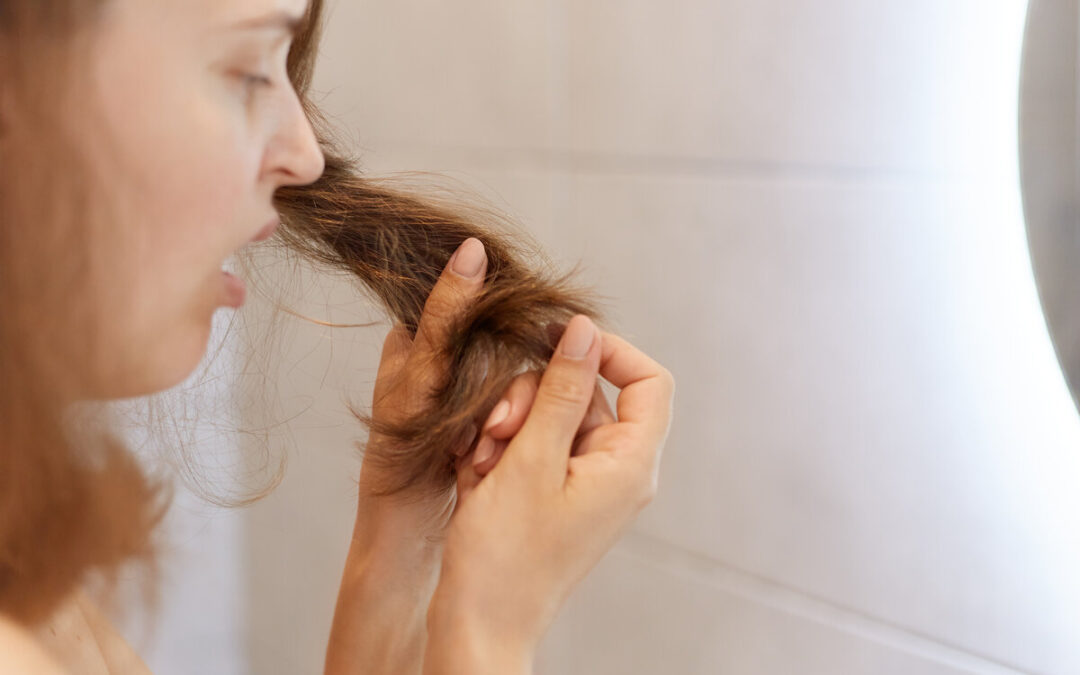 Mujer descubre su fragilidad del pelo